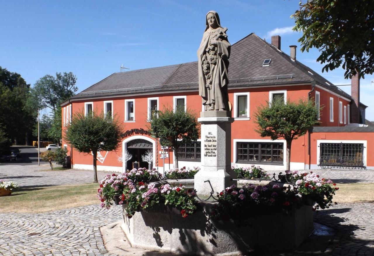 Hotel Weisses Ross Konnersreuth Kültér fotó